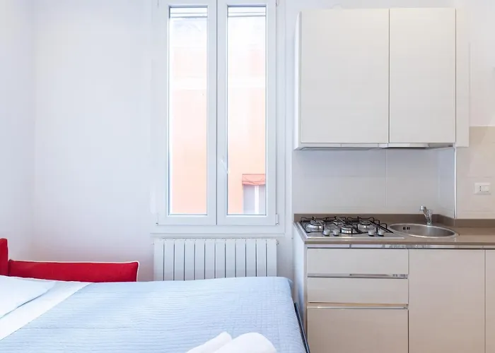 Garisenda, Bologna By Short Holidays